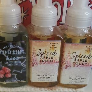 Bath and Body Works Christmas Soaps w/ free gift